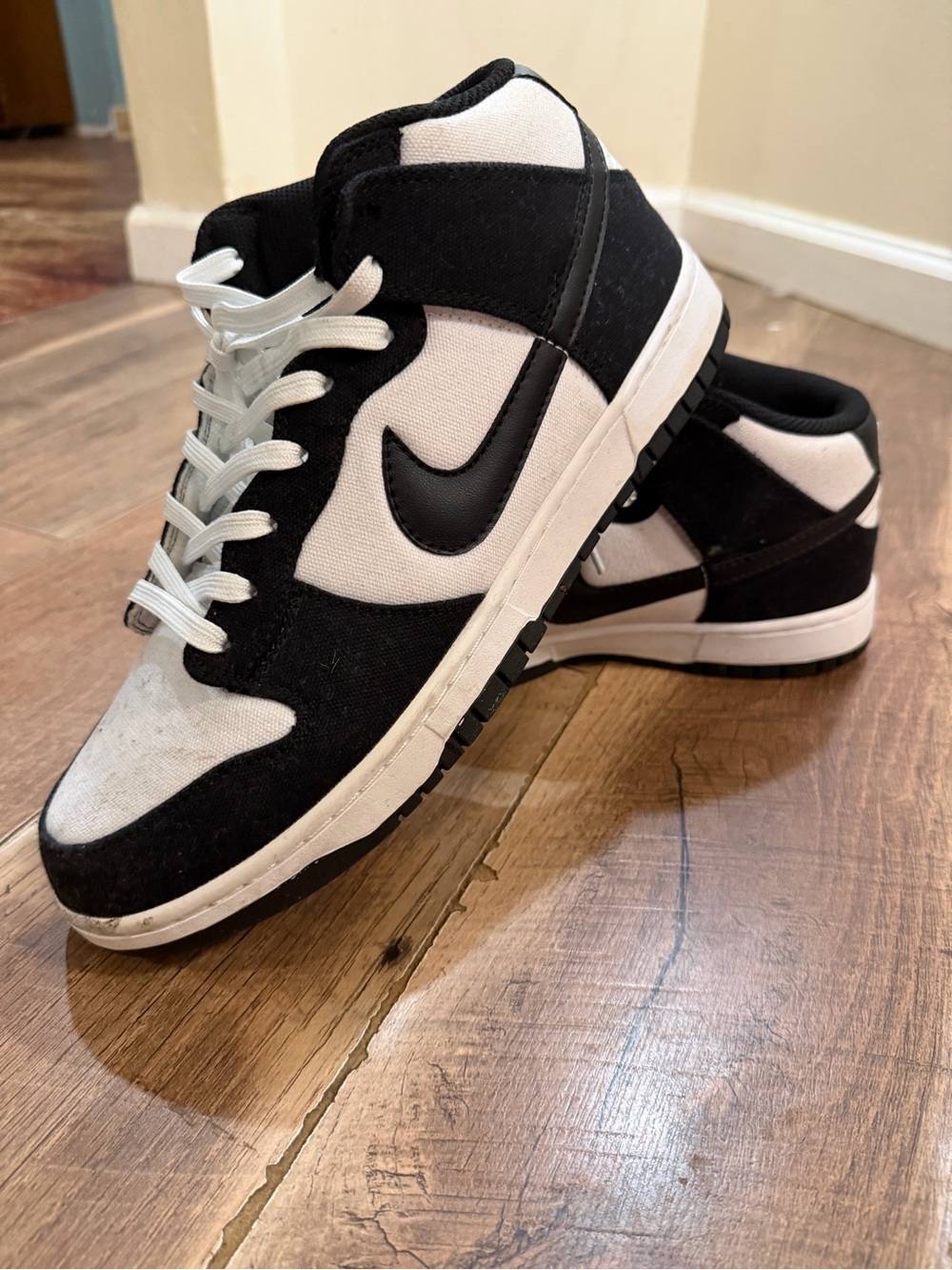 Nike Dunk Mid Canvas Panda